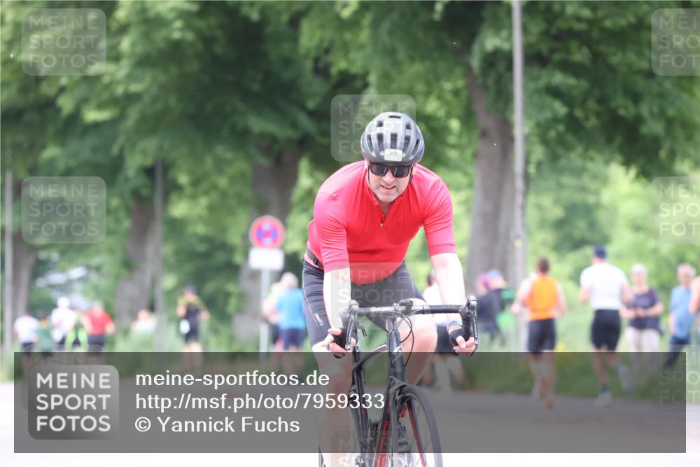 15.06.2025 - 7 Türme Triathlon Yannick Fuchs http://msf.ph/oto/7959333 15.06.2025 13:47:36 Radfahren 553, 809, 1026, 1135 meine-sportfotos.de