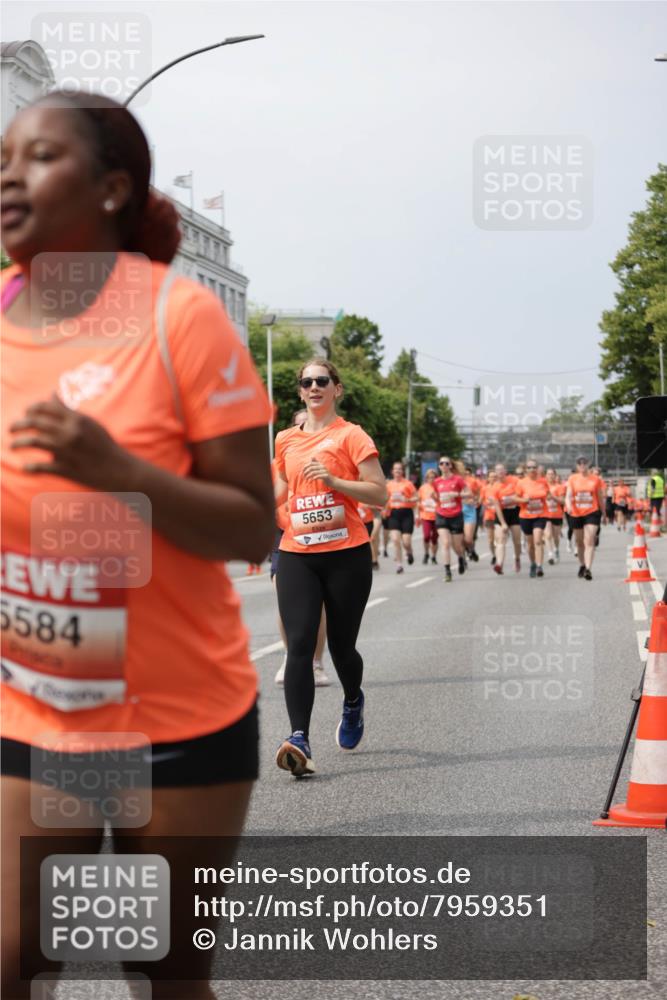15.06.2025 - REWE Women's Run Jannik Wohlers http://msf.ph/oto/7959351 15.06.2025 09:44:50 Laufen 5584, 5653 meine-sportfotos.de