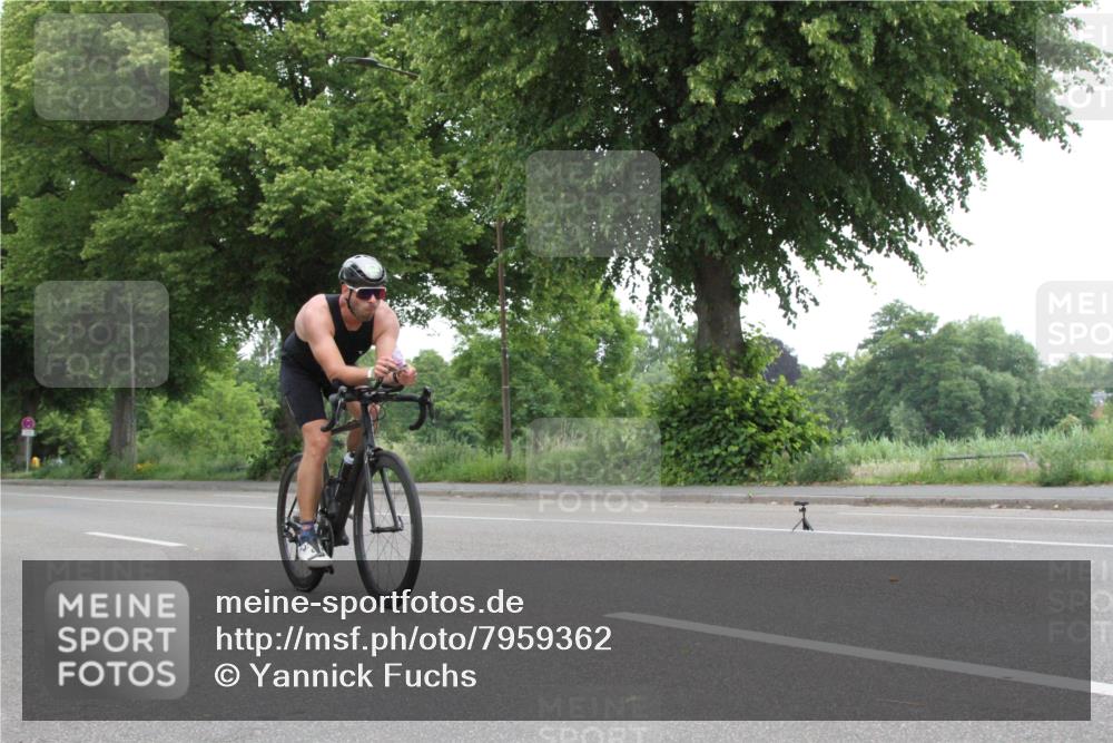 15.06.2025 - 7 Türme Triathlon Yannick Fuchs http://msf.ph/oto/7959362 15.06.2025 11:36:06 Radfahren  meine-sportfotos.de