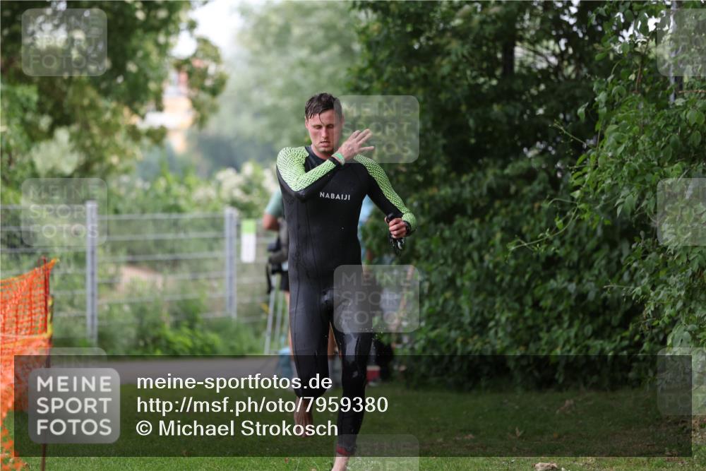 15.06.2025 - 7 Türme Triathlon Michael Strokosch http://msf.ph/oto/7959380 15.06.2025 12:09:38 Schwimmen 437 meine-sportfotos.de