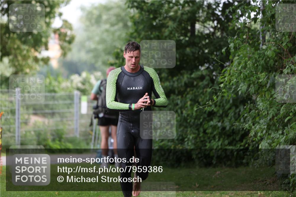 15.06.2025 - 7 Türme Triathlon Michael Strokosch http://msf.ph/oto/7959386 15.06.2025 12:09:38 Schwimmen 437 meine-sportfotos.de