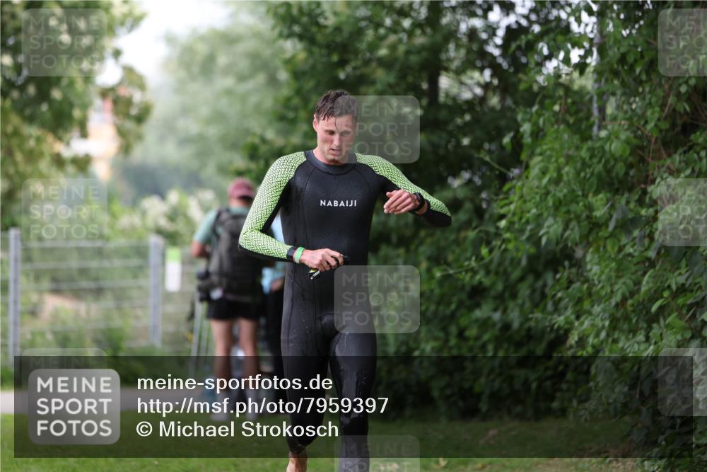 15.06.2025 - 7 Türme Triathlon Michael Strokosch http://msf.ph/oto/7959397 15.06.2025 12:09:39 Schwimmen 437 meine-sportfotos.de