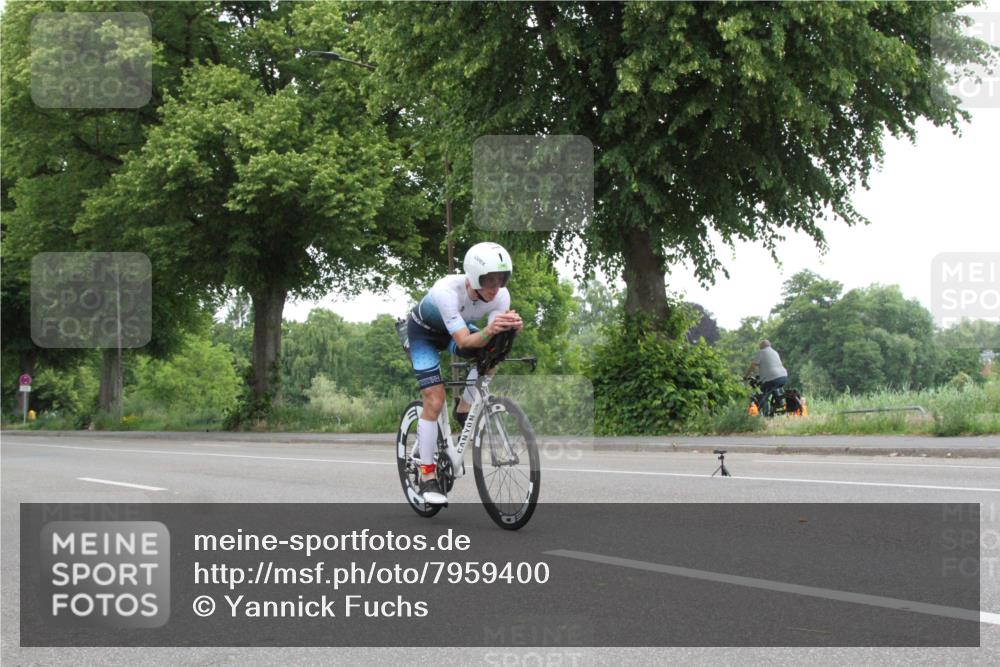 15.06.2025 - 7 Türme Triathlon Yannick Fuchs http://msf.ph/oto/7959400 15.06.2025 11:37:52 Radfahren  meine-sportfotos.de
