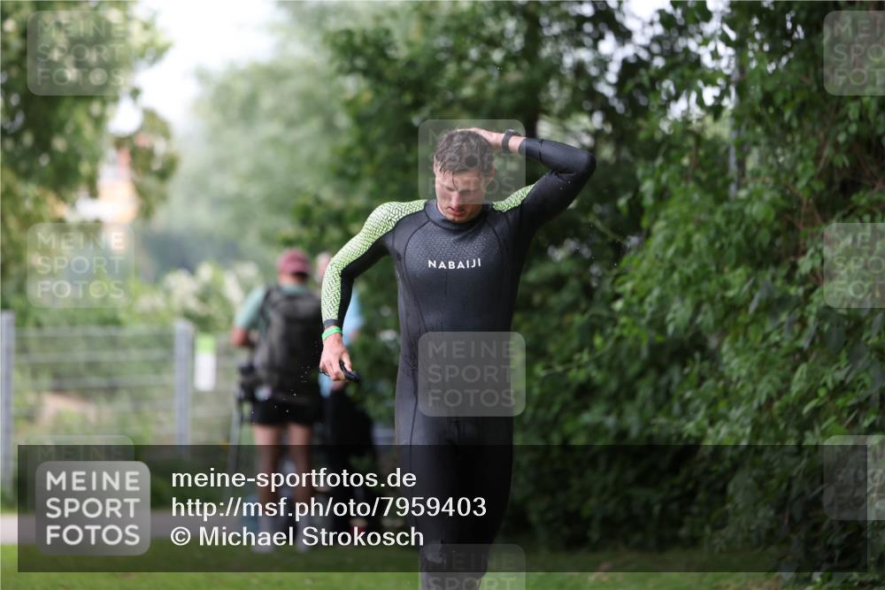 15.06.2025 - 7 Türme Triathlon Michael Strokosch http://msf.ph/oto/7959403 15.06.2025 12:09:39 Schwimmen 437 meine-sportfotos.de