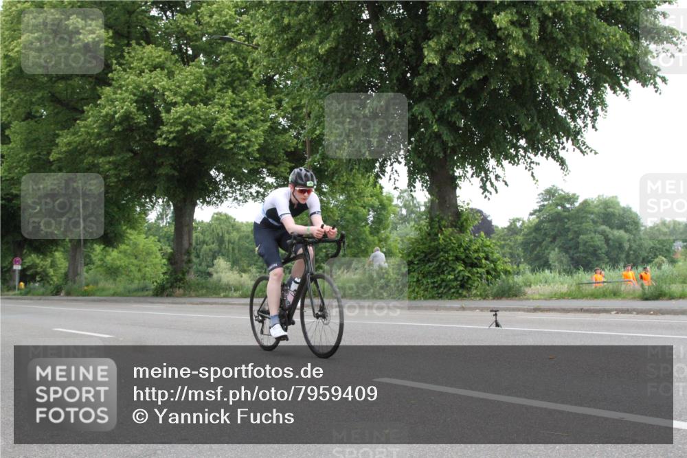 15.06.2025 - 7 Türme Triathlon Yannick Fuchs http://msf.ph/oto/7959409 15.06.2025 11:37:56 Radfahren  meine-sportfotos.de