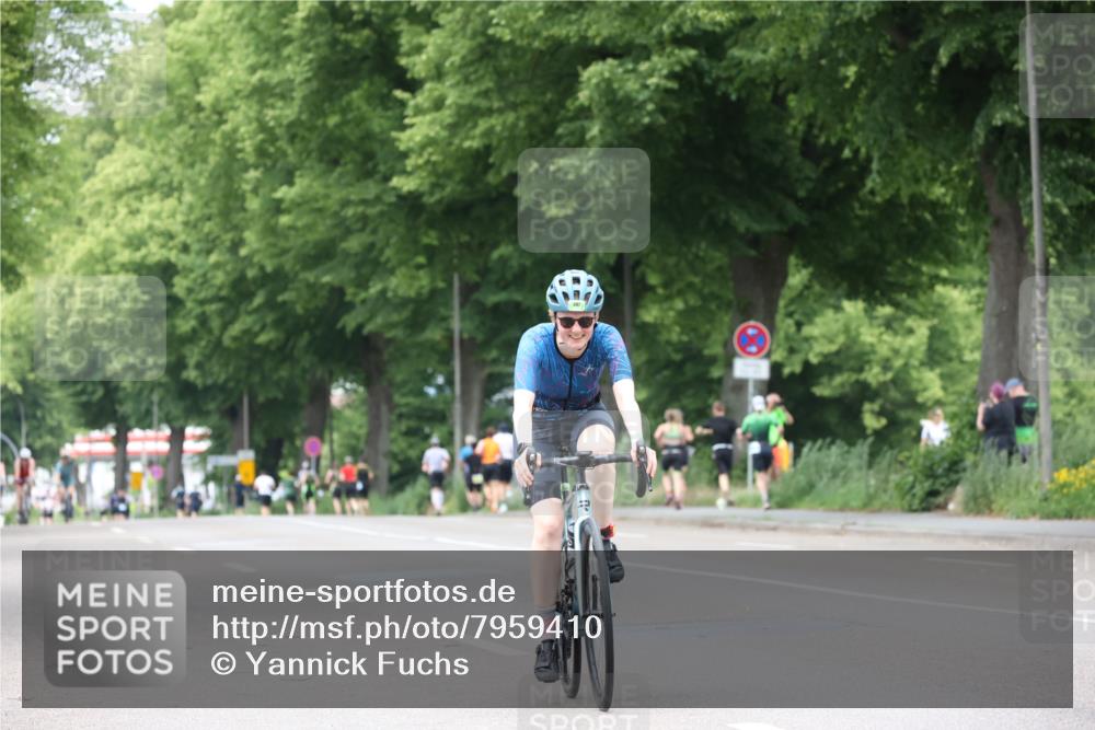 15.06.2025 - 7 Türme Triathlon Yannick Fuchs http://msf.ph/oto/7959410 15.06.2025 13:47:52 Radfahren 825, 897 meine-sportfotos.de
