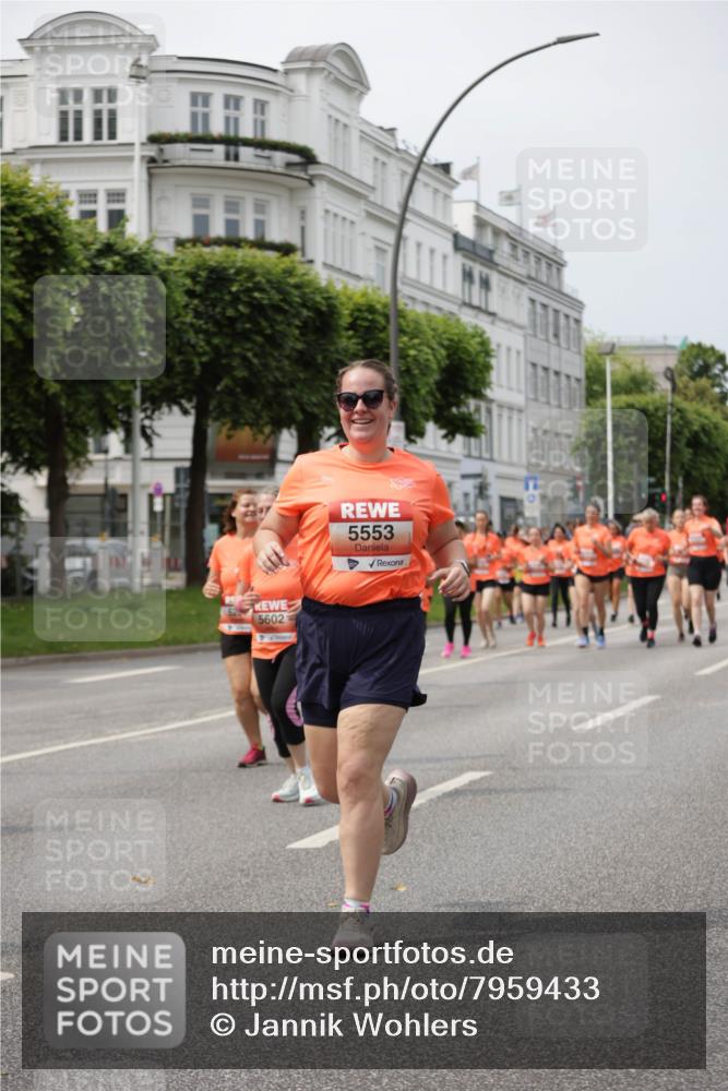15.06.2025 - REWE Women's Run Jannik Wohlers http://msf.ph/oto/7959433 15.06.2025 09:44:52 Laufen 5602, 5553 meine-sportfotos.de
