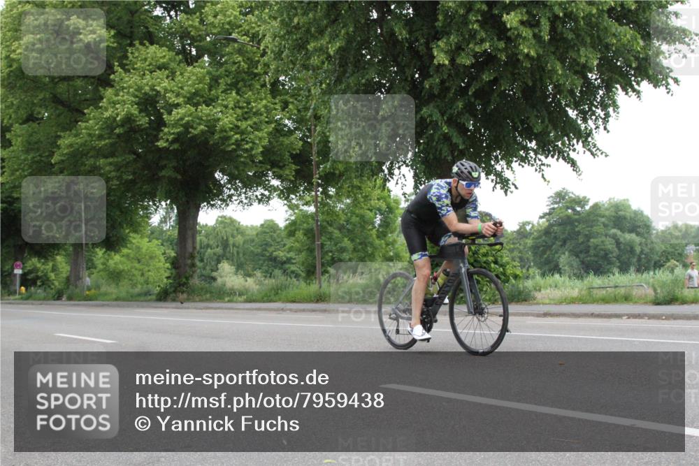 15.06.2025 - 7 Türme Triathlon Yannick Fuchs http://msf.ph/oto/7959438 15.06.2025 11:38:19 Radfahren  meine-sportfotos.de