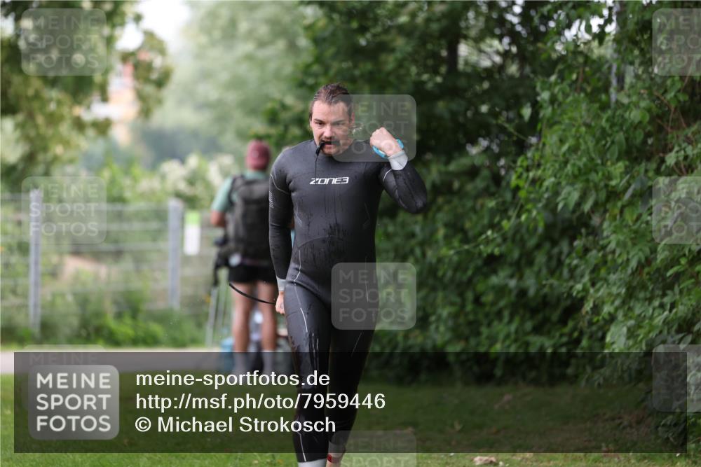 15.06.2025 - 7 Türme Triathlon Michael Strokosch http://msf.ph/oto/7959446 15.06.2025 12:09:59 Schwimmen 410, 571, 602 meine-sportfotos.de