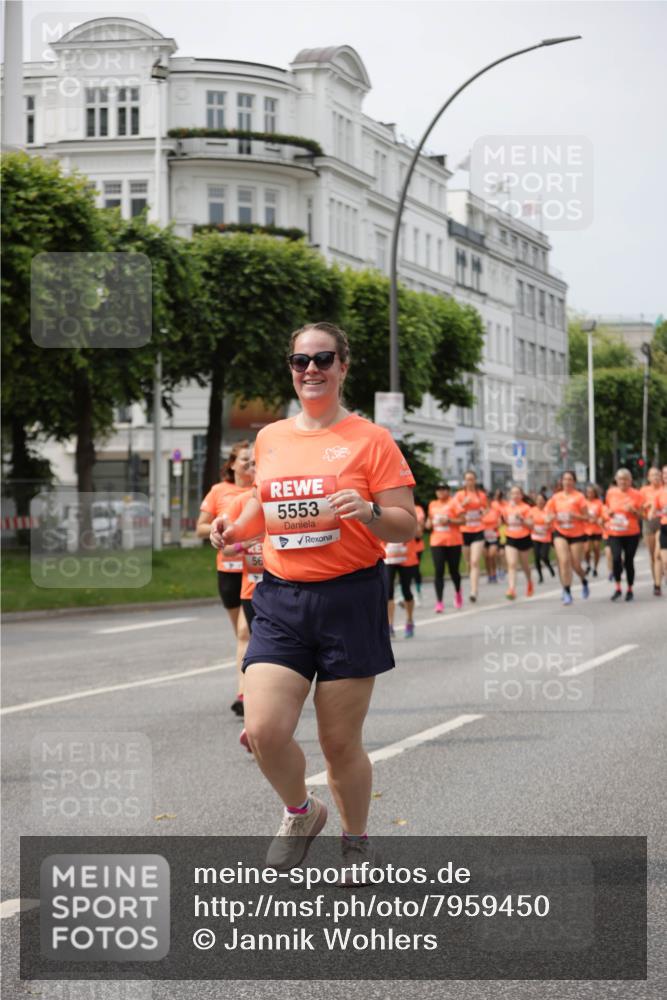 15.06.2025 - REWE Women's Run Jannik Wohlers http://msf.ph/oto/7959450 15.06.2025 09:44:52 Laufen 5553 meine-sportfotos.de