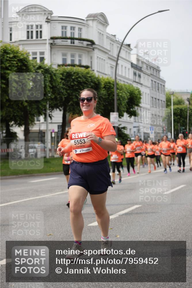 15.06.2025 - REWE Women's Run Jannik Wohlers http://msf.ph/oto/7959452 15.06.2025 09:44:52 Laufen 5553 meine-sportfotos.de
