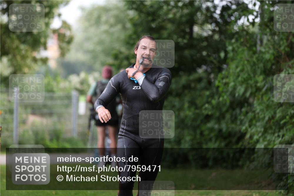 15.06.2025 - 7 Türme Triathlon Michael Strokosch http://msf.ph/oto/7959471 15.06.2025 12:10:00 Schwimmen 374, 410, 571, 602 meine-sportfotos.de