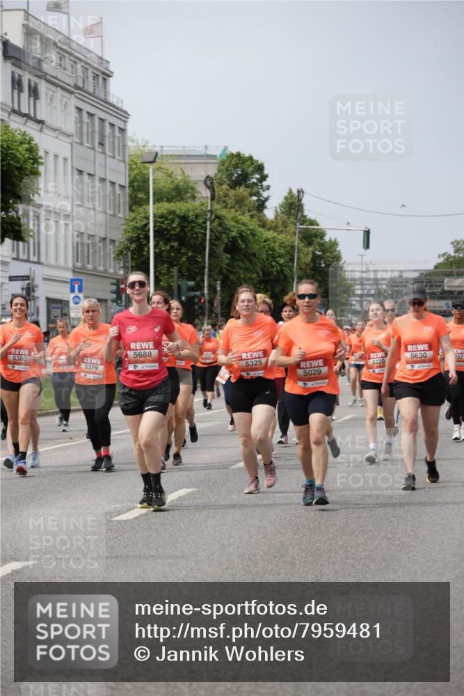 15.06.2025 - REWE Women's Run Jannik Wohlers http://msf.ph/oto/7959481 15.06.2025 09:44:54 Laufen 5380, 5688, 5325, 5379, 5029, 5630, 5220, 257 meine-sportfotos.de