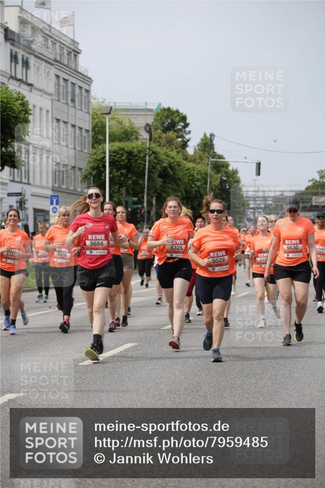15.06.2025 - REWE Women's Run Jannik Wohlers http://msf.ph/oto/7959485 15.06.2025 09:44:54 Laufen 5688, 5325, 5630, 257, 5380, 14362, 5379, 5029, 522 meine-sportfotos.de