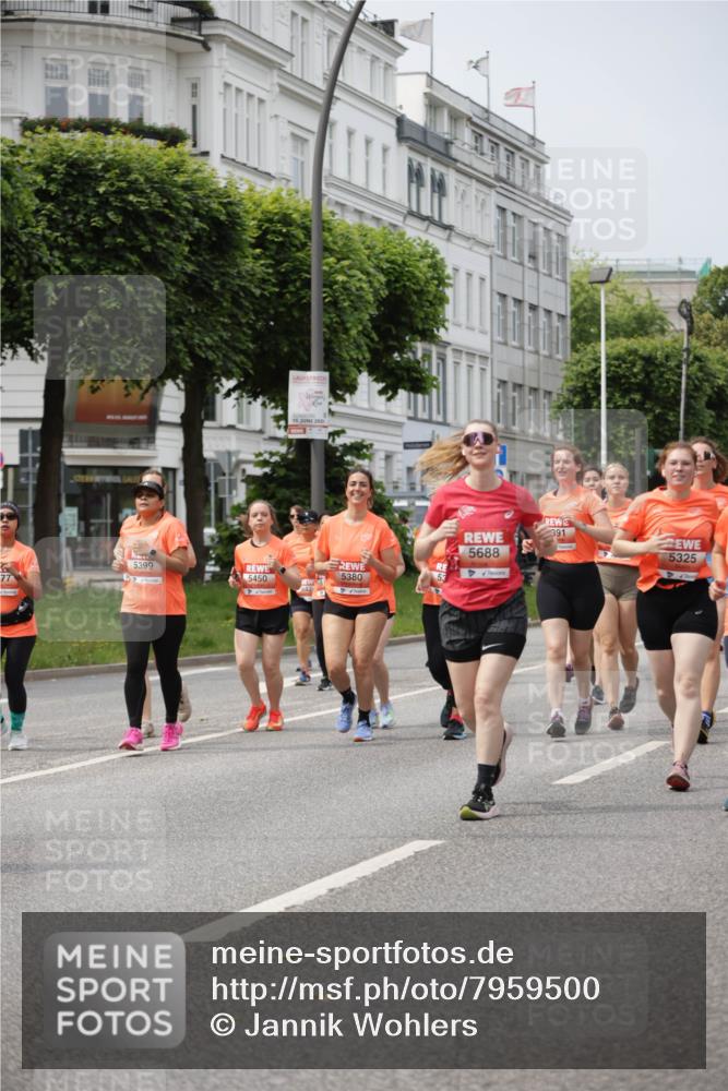 15.06.2025 - REWE Women's Run Jannik Wohlers http://msf.ph/oto/7959500 15.06.2025 09:44:55 Laufen 5399, 77, 5, 2025, 5450, 5380, 391, 5688, 5325, 53 meine-sportfotos.de