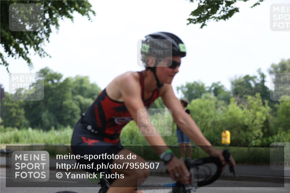 15.06.2025 - 7 Türme Triathlon Yannick Fuchs http://msf.ph/oto/7959507 15.06.2025 09:52:08 Radfahren 90, 91 meine-sportfotos.de