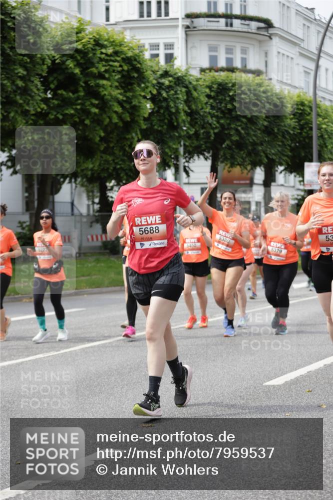 15.06.2025 - REWE Women's Run Jannik Wohlers http://msf.ph/oto/7959537 15.06.2025 09:44:57 Laufen 5688, 53, 5380, 4, 5450, 5379 meine-sportfotos.de