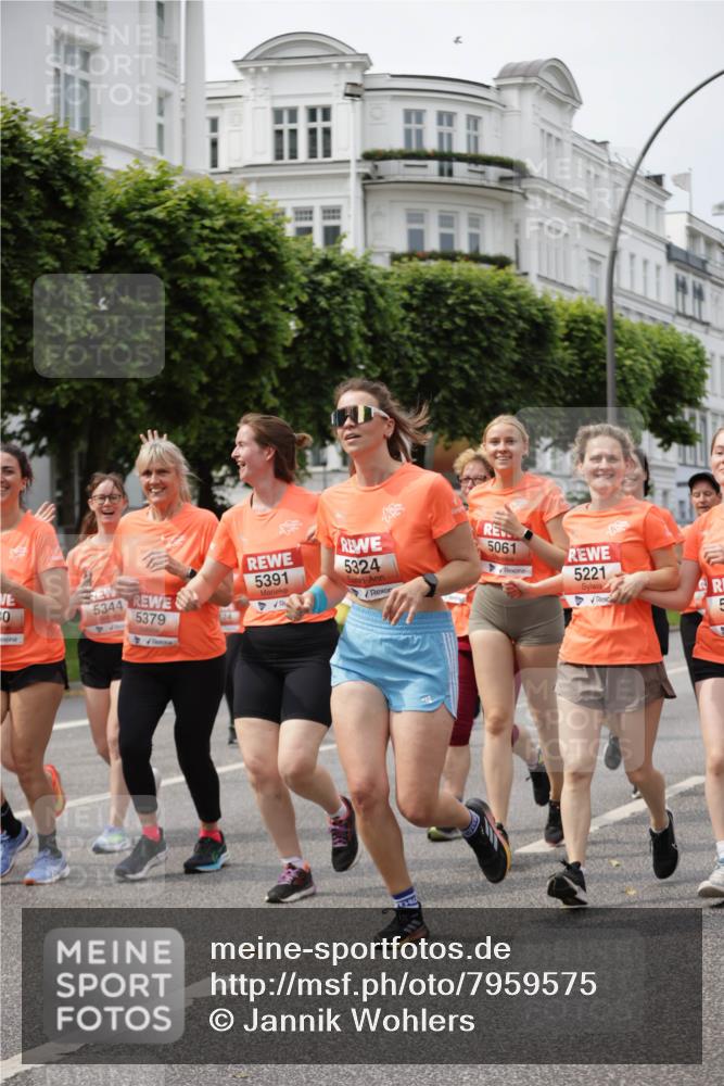 15.06.2025 - REWE Women's Run Jannik Wohlers http://msf.ph/oto/7959575 15.06.2025 09:45:00 Laufen 5391, 0, 5344, 5324, 5379, 5061, 5221, 5 meine-sportfotos.de