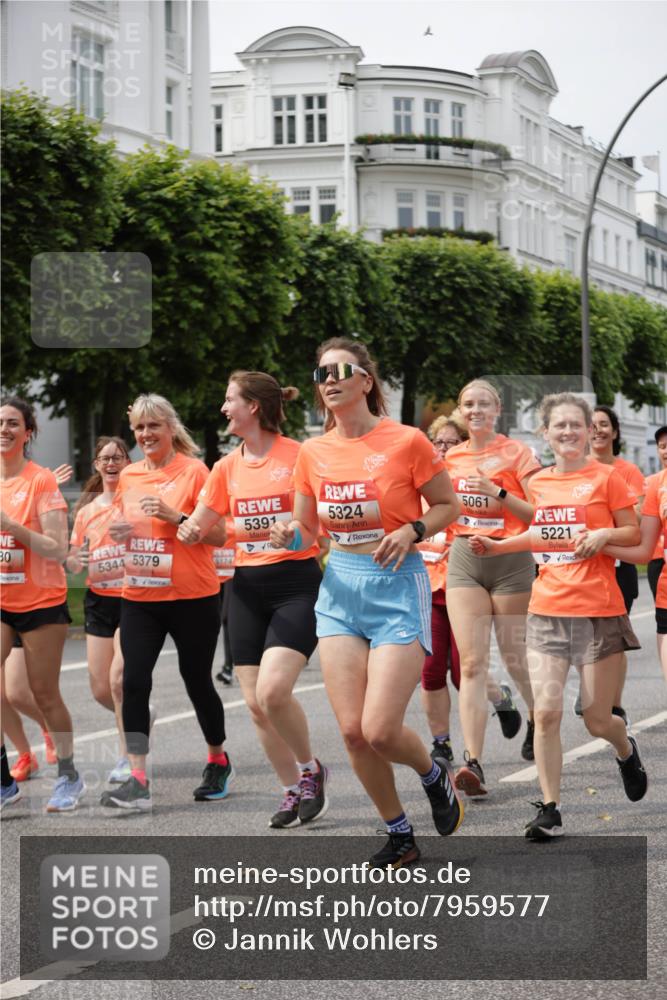 15.06.2025 - REWE Women's Run Jannik Wohlers http://msf.ph/oto/7959577 15.06.2025 09:45:00 Laufen 30, 5391, 5324, 5061, 5344, 5379, 5174, 5221 meine-sportfotos.de