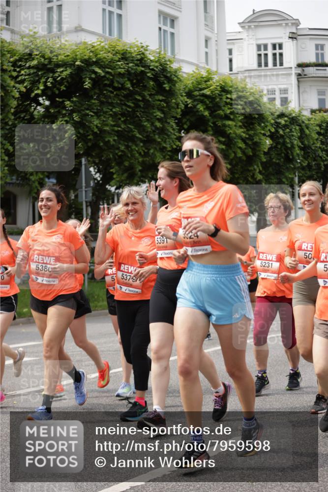 15.06.2025 - REWE Women's Run Jannik Wohlers http://msf.ph/oto/7959598 15.06.2025 09:45:00 Laufen 5380, 5379, 3324, 5391, 5231, 50, 5 meine-sportfotos.de