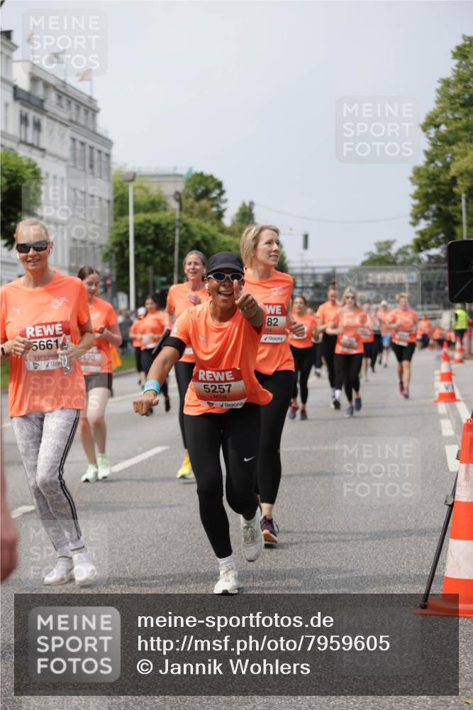 15.06.2025 - REWE Women's Run Jannik Wohlers http://msf.ph/oto/7959605 15.06.2025 09:45:02 Laufen 5661, 5257, 82 meine-sportfotos.de