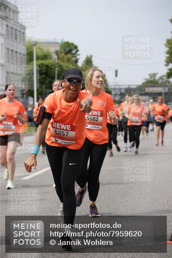 15.06.2025 - REWE Women's Run Jannik Wohlers http://msf.ph/oto/7959620 15.06.2025 09:45:02 Laufen 5430, 5257, 5582 meine-sportfotos.de