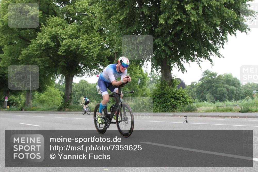 15.06.2025 - 7 Türme Triathlon Yannick Fuchs http://msf.ph/oto/7959625 15.06.2025 11:39:16 Radfahren  meine-sportfotos.de
