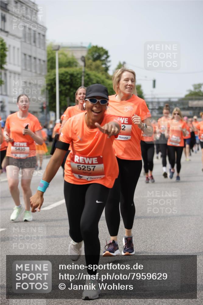15.06.2025 - REWE Women's Run Jannik Wohlers http://msf.ph/oto/7959629 15.06.2025 09:45:02 Laufen 5430, 5257, 2 meine-sportfotos.de