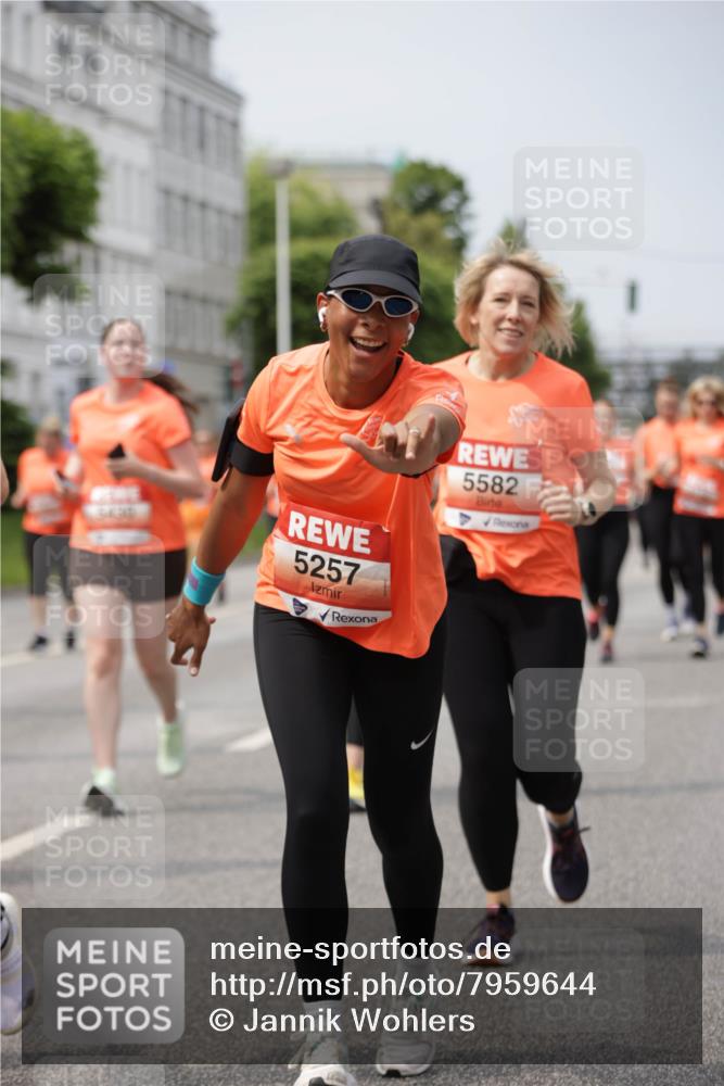 15.06.2025 - REWE Women's Run Jannik Wohlers http://msf.ph/oto/7959644 15.06.2025 09:45:02 Laufen 5257, 5582 meine-sportfotos.de