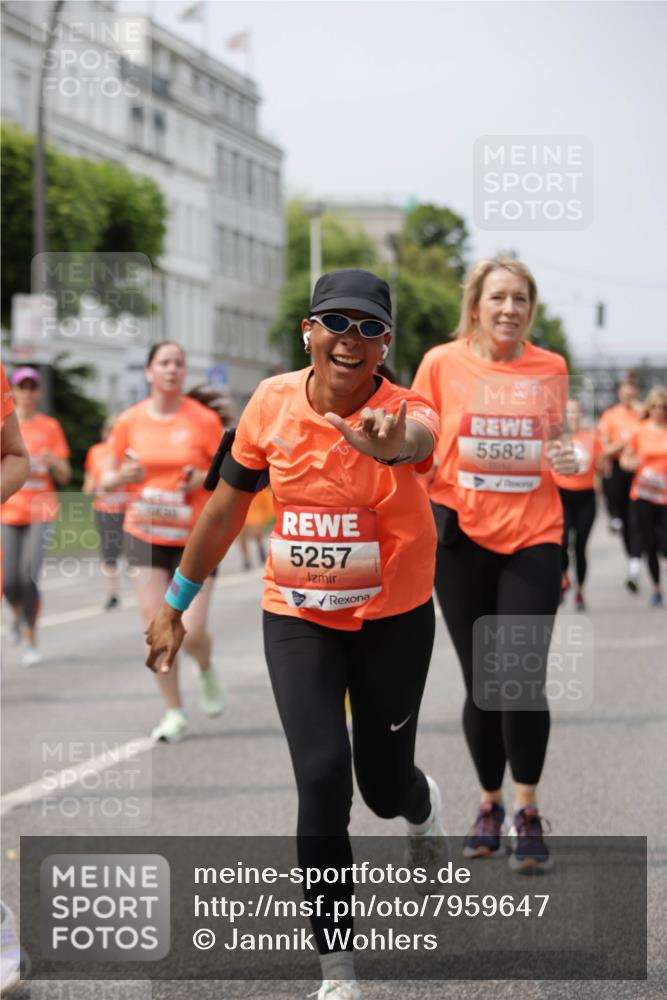 15.06.2025 - REWE Women's Run Jannik Wohlers http://msf.ph/oto/7959647 15.06.2025 09:45:02 Laufen 5257, 5582 meine-sportfotos.de