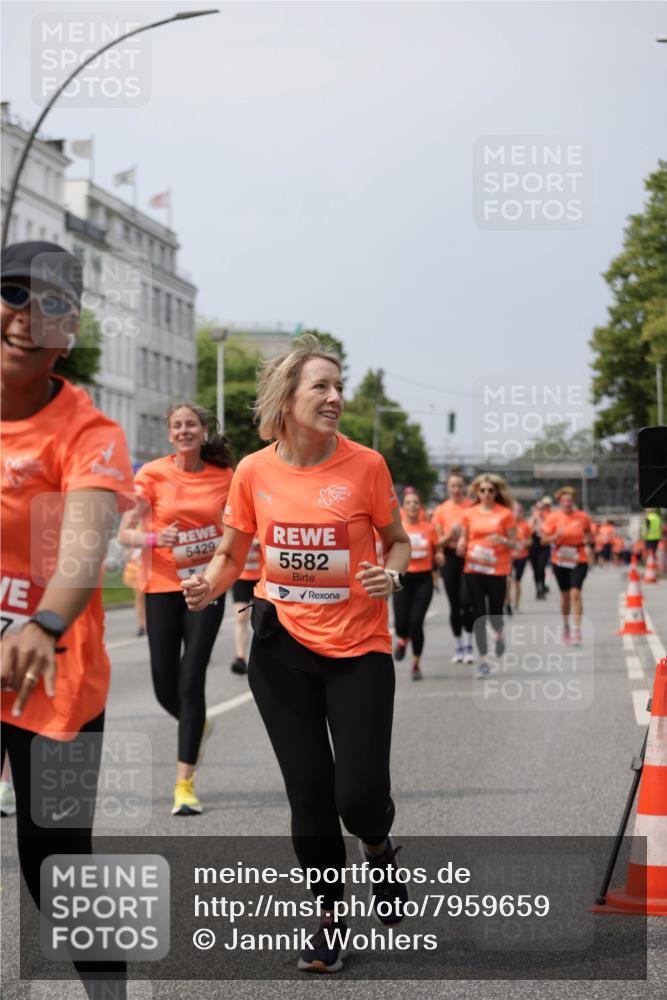 15.06.2025 - REWE Women's Run Jannik Wohlers http://msf.ph/oto/7959659 15.06.2025 09:45:03 Laufen 5429, 5582 meine-sportfotos.de