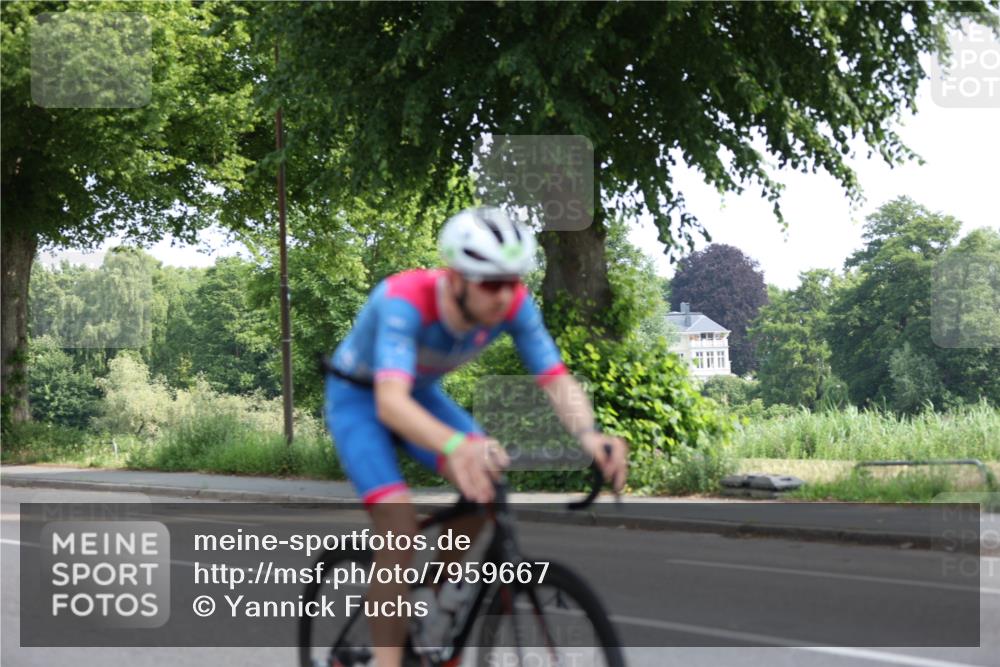 15.06.2025 - 7 Türme Triathlon Yannick Fuchs http://msf.ph/oto/7959667 15.06.2025 09:52:25 Radfahren 39, 40 meine-sportfotos.de