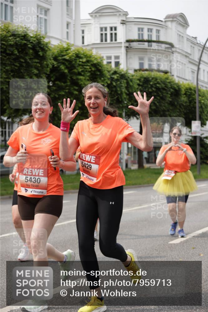 15.06.2025 - REWE Women's Run Jannik Wohlers http://msf.ph/oto/7959713 15.06.2025 09:45:05 Laufen 5430, 5429 meine-sportfotos.de