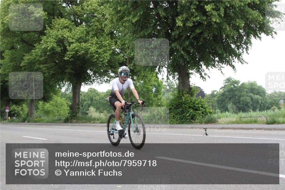 15.06.2025 - 7 Türme Triathlon Yannick Fuchs http://msf.ph/oto/7959718 15.06.2025 11:40:48 Radfahren  meine-sportfotos.de