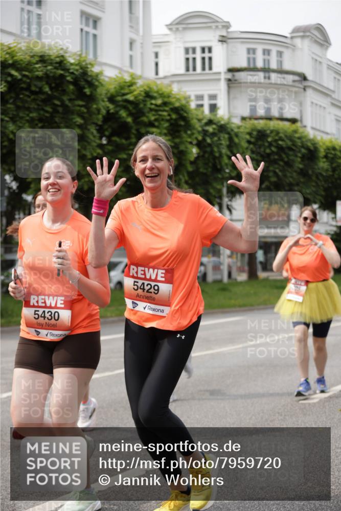 15.06.2025 - REWE Women's Run Jannik Wohlers http://msf.ph/oto/7959720 15.06.2025 09:45:05 Laufen 5430, 5429 meine-sportfotos.de