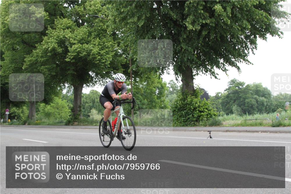 15.06.2025 - 7 Türme Triathlon Yannick Fuchs http://msf.ph/oto/7959766 15.06.2025 11:41:48 Radfahren  meine-sportfotos.de