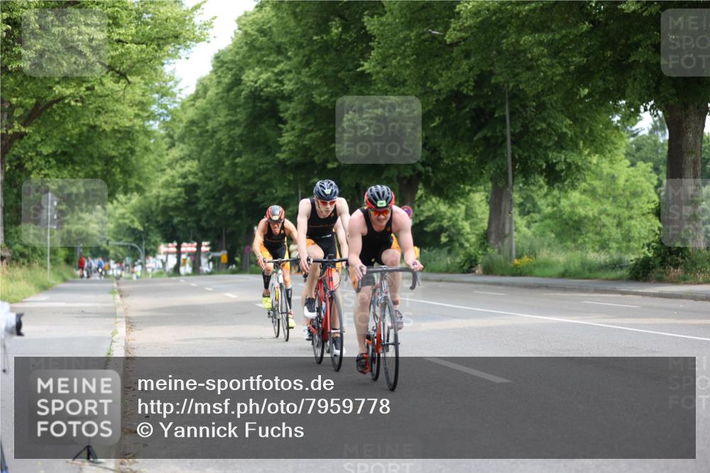 15.06.2025 - 7 Türme Triathlon Yannick Fuchs http://msf.ph/oto/7959778 15.06.2025 09:53:42 Radfahren 66, 68 meine-sportfotos.de