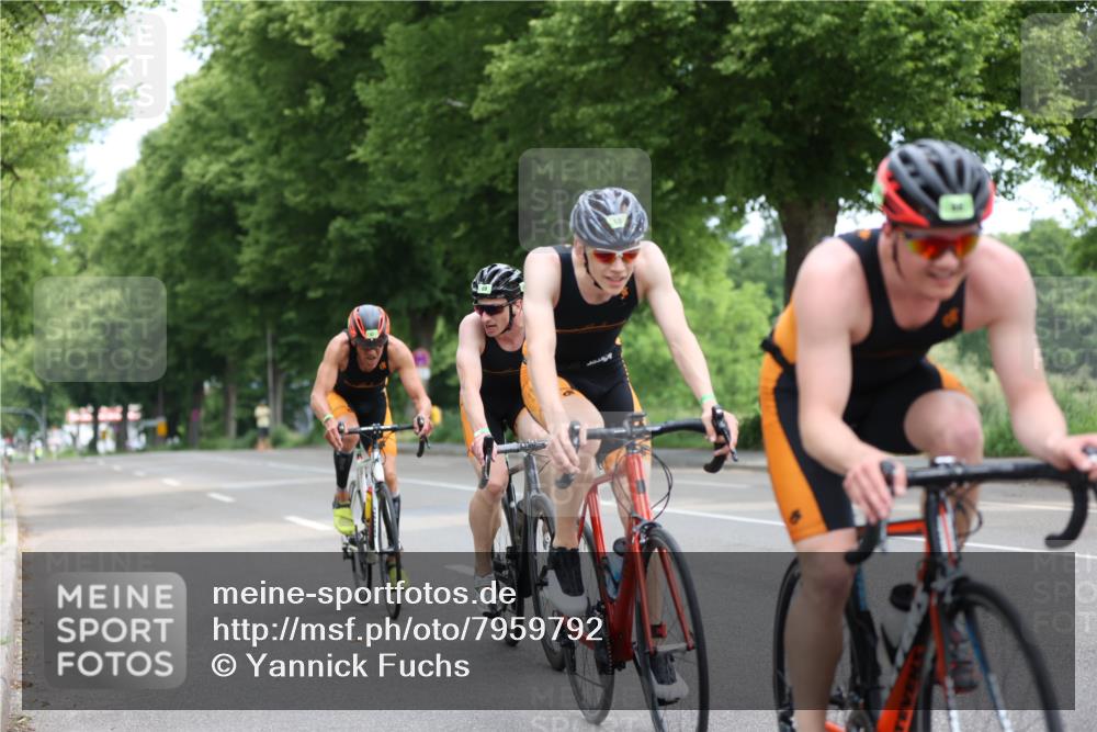15.06.2025 - 7 Türme Triathlon Yannick Fuchs http://msf.ph/oto/7959792 15.06.2025 09:53:43 Radfahren 66, 68 meine-sportfotos.de