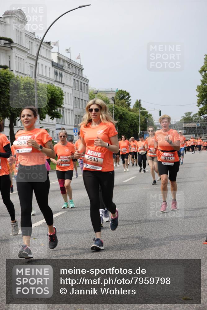 15.06.2025 - REWE Women's Run Jannik Wohlers http://msf.ph/oto/7959798 15.06.2025 09:45:07 Laufen 5536, 5265, 5540, 53, 5147 meine-sportfotos.de
