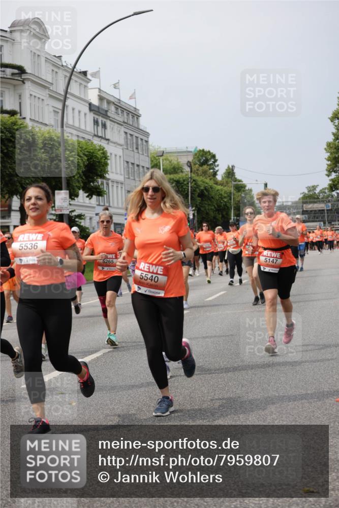 15.06.2025 - REWE Women's Run Jannik Wohlers http://msf.ph/oto/7959807 15.06.2025 09:45:08 Laufen 5536, 5265, 5540, 5147 meine-sportfotos.de