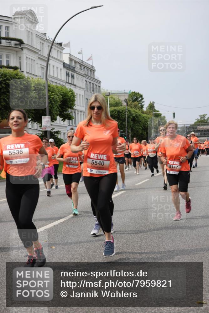 15.06.2025 - REWE Women's Run Jannik Wohlers http://msf.ph/oto/7959821 15.06.2025 09:45:08 Laufen 5536, 5265, 5540, 5147 meine-sportfotos.de