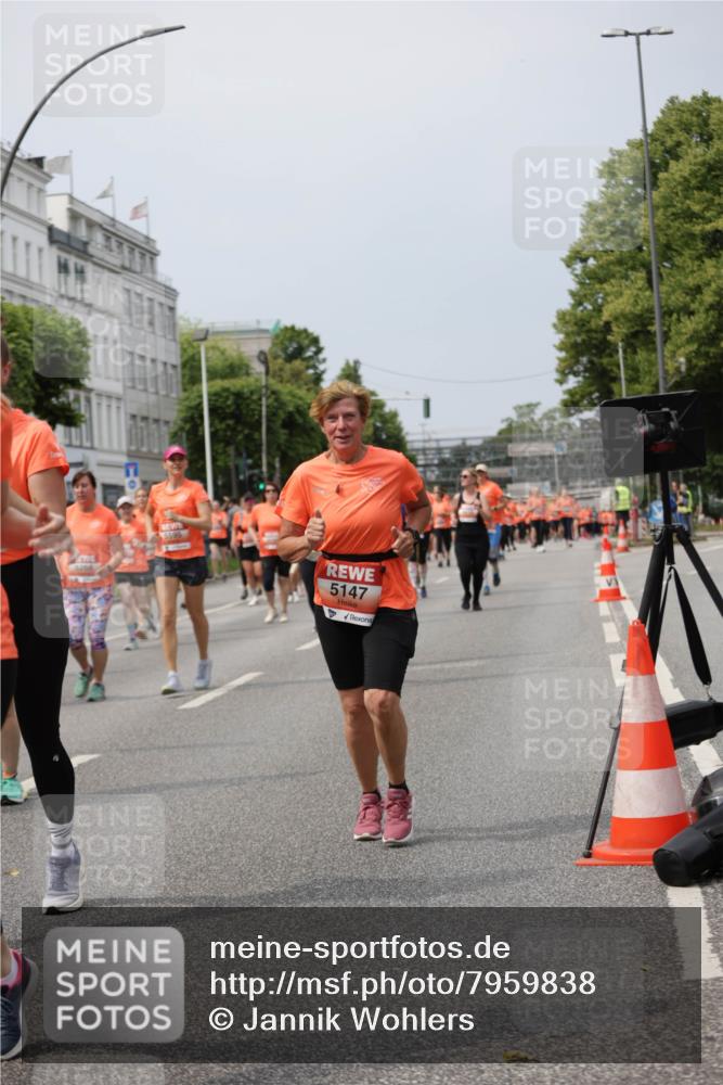 15.06.2025 - REWE Women's Run Jannik Wohlers http://msf.ph/oto/7959838 15.06.2025 09:45:09 Laufen 5268, 5595, 5147 meine-sportfotos.de