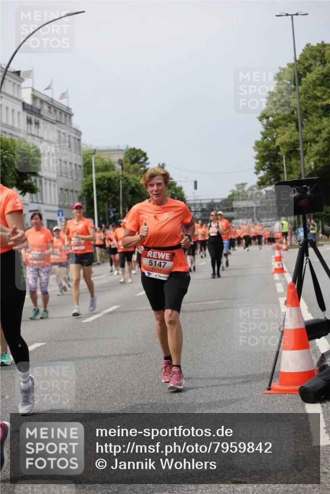 15.06.2025 - REWE Women's Run Jannik Wohlers http://msf.ph/oto/7959842 15.06.2025 09:45:09 Laufen 5147 meine-sportfotos.de