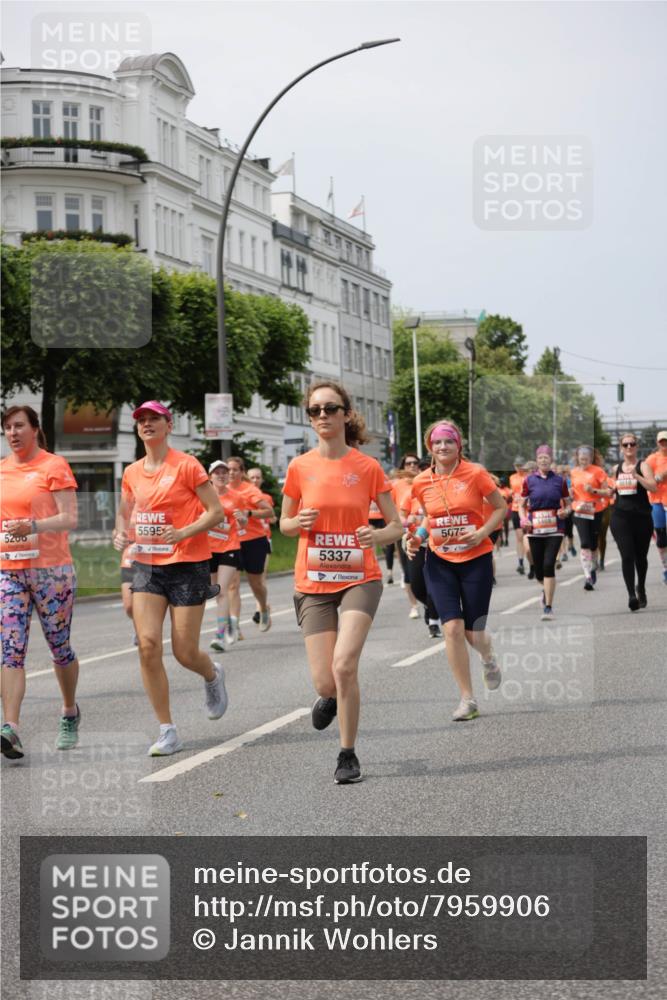 15.06.2025 - REWE Women's Run Jannik Wohlers http://msf.ph/oto/7959906 15.06.2025 09:45:11 Laufen 5200, 5595, 5337, 5075, 3618 meine-sportfotos.de