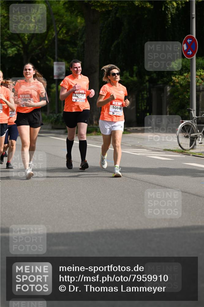 15.06.2025 - REWE Women's Run Dr. Thomas Lammeyer http://msf.ph/oto/7959910 15.06.2025 09:49:18 Laufen 0045, 10542, 10844, 4 meine-sportfotos.de