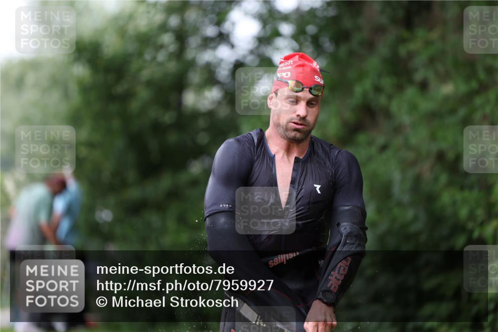 15.06.2025 - 7 Türme Triathlon Michael Strokosch http://msf.ph/oto/7959927 15.06.2025 12:10:48 Schwimmen 392, 399, 611 meine-sportfotos.de
