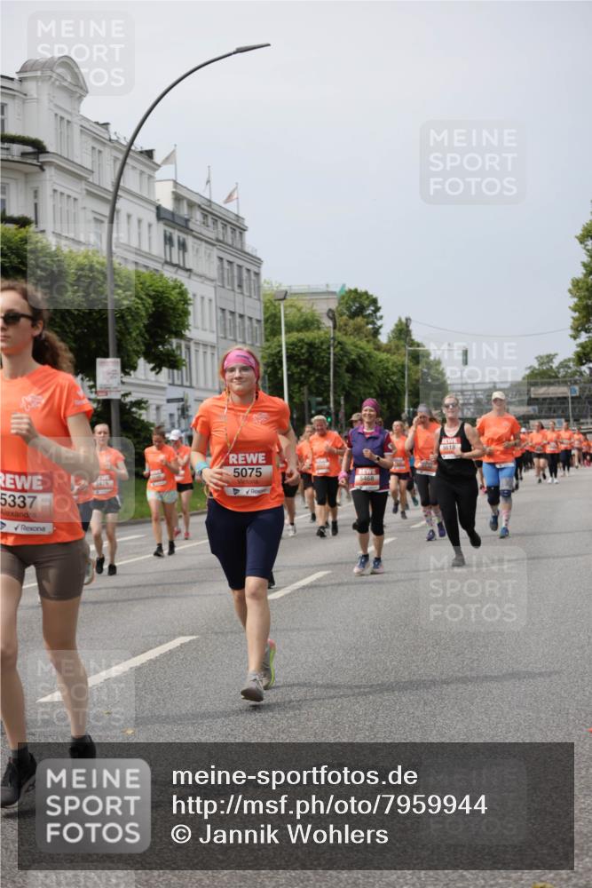 15.06.2025 - REWE Women's Run Jannik Wohlers http://msf.ph/oto/7959944 15.06.2025 09:45:12 Laufen 5337, 9419, 5075, 5468, 5618 meine-sportfotos.de