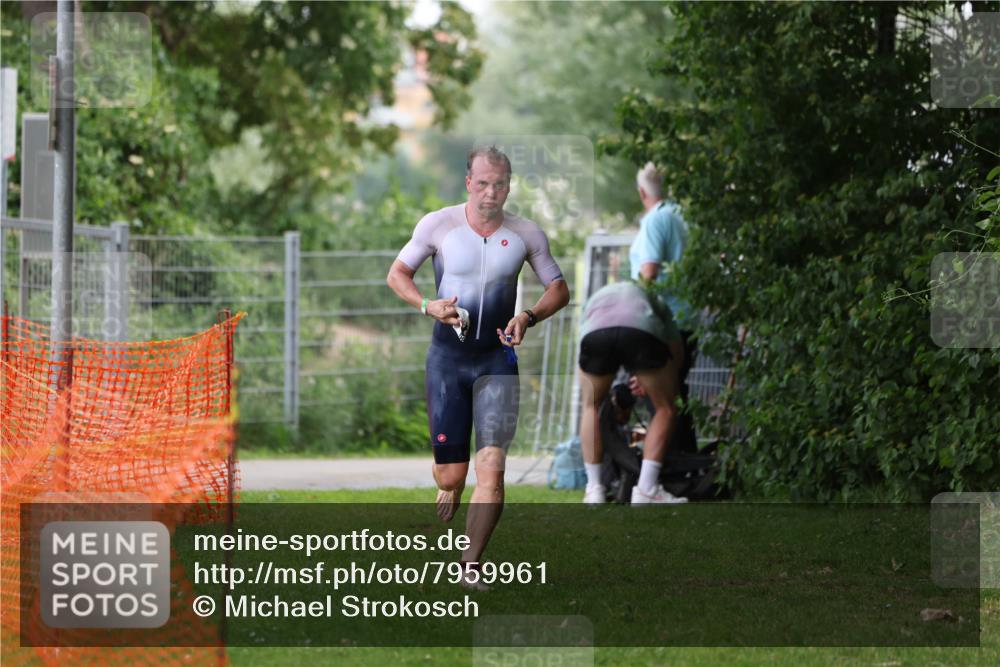 15.06.2025 - 7 Türme Triathlon Michael Strokosch http://msf.ph/oto/7959961 15.06.2025 12:10:57 Schwimmen 392, 611 meine-sportfotos.de