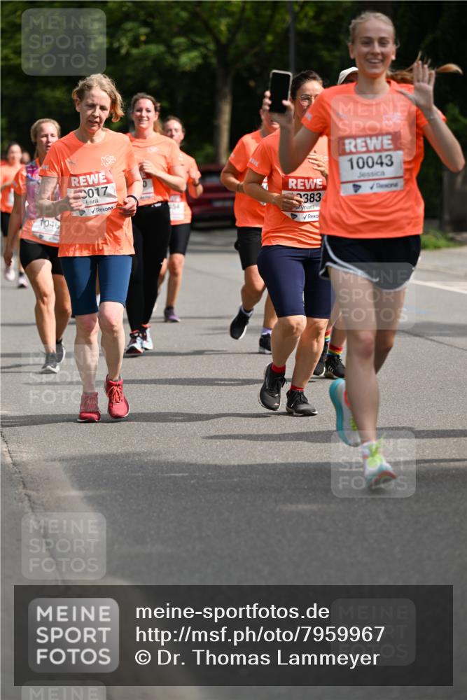 15.06.2025 - REWE Women's Run Dr. Thomas Lammeyer http://msf.ph/oto/7959967 15.06.2025 09:49:21 Laufen 1046, 2017, 383, 10043 meine-sportfotos.de