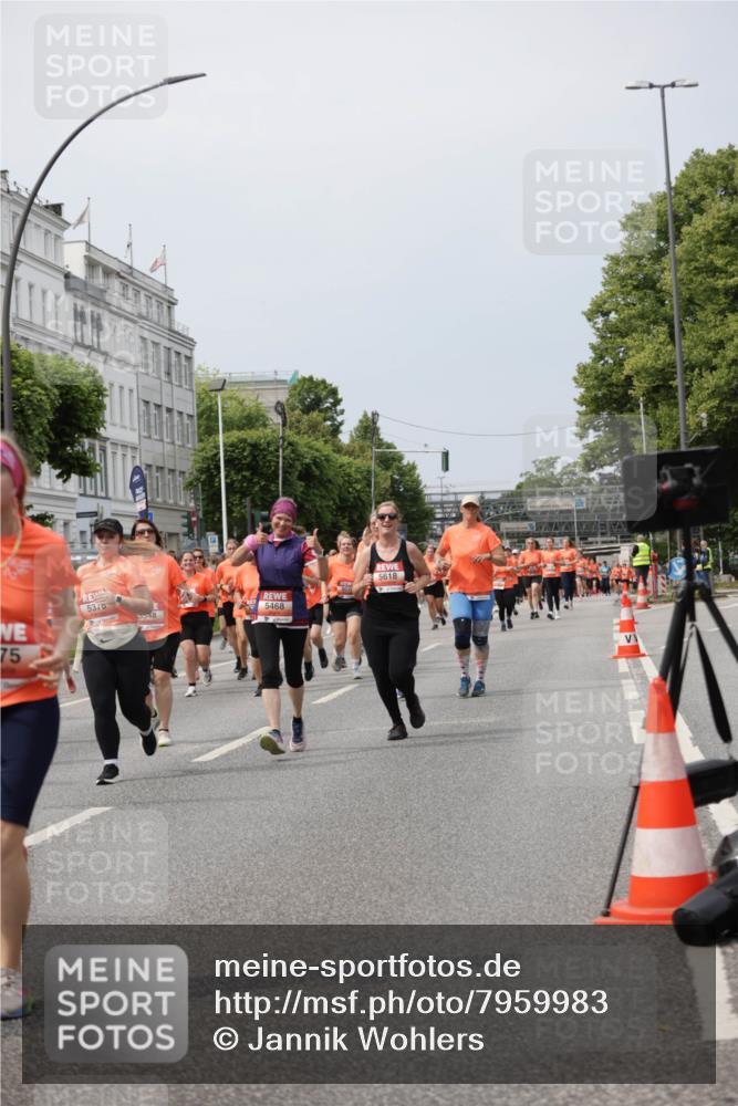15.06.2025 - REWE Women's Run Jannik Wohlers http://msf.ph/oto/7959983 15.06.2025 09:45:13 Laufen 75, 5376, 5548, 5468, 5618 meine-sportfotos.de